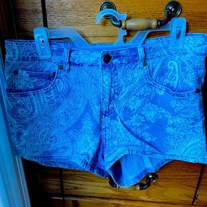 Women’s Billabong jean shorts size 31